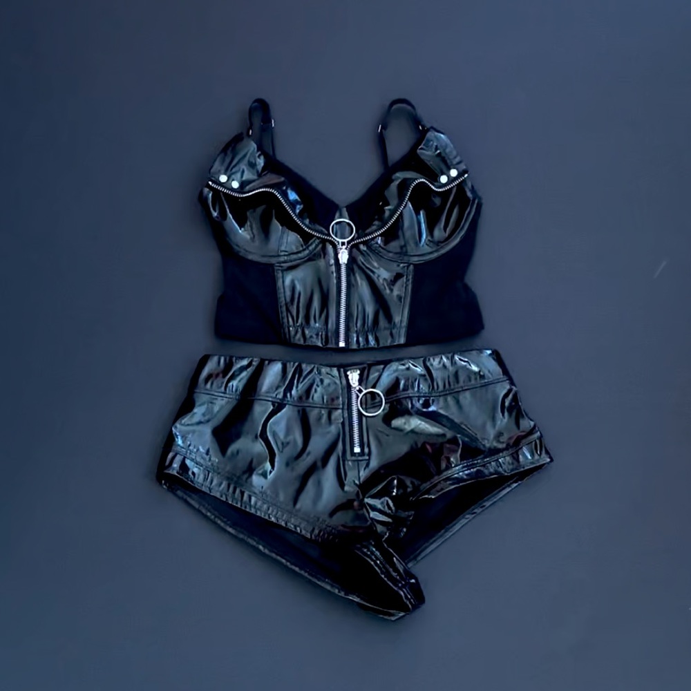 Black shiny Set of Bra & shorts.
